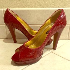 Claudia Ciuti Red peep toe heels size 7
